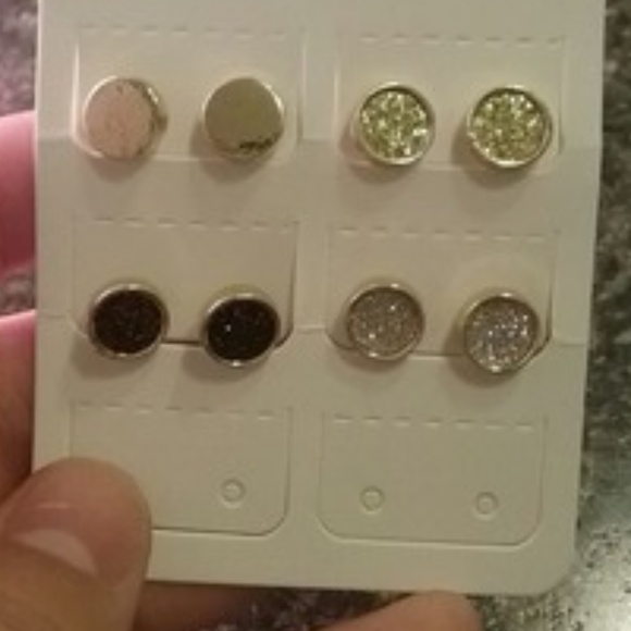 Four Color Round Stud Earring Set 4Pair - Picture 5 of 8